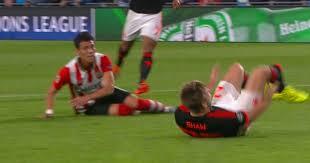 analisis tekel brutal hector moreno, PSV Eindhoven VS Manchester United tadi malem