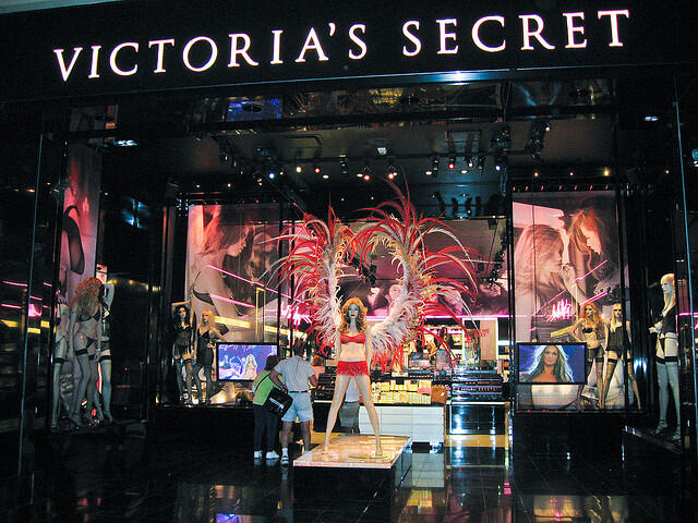 Kisah Tragis Dibalik Kesuksesan Victoria’s Secret