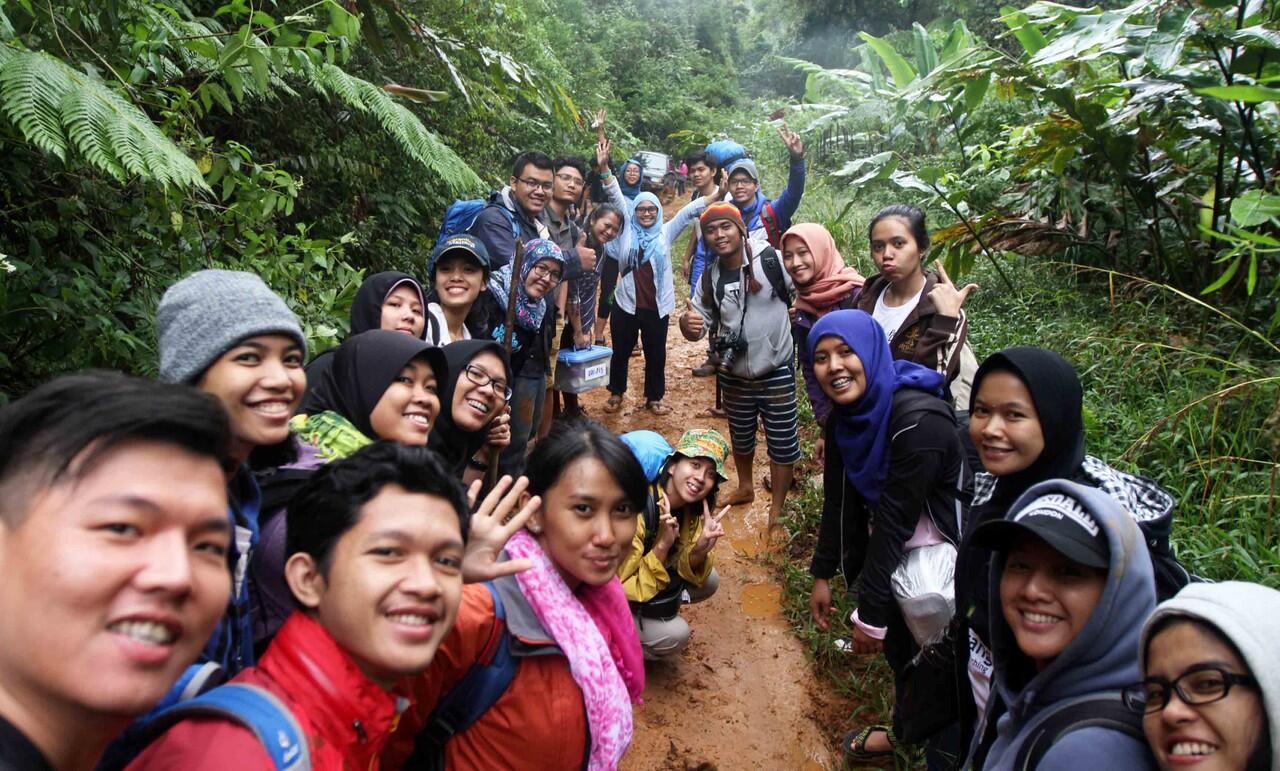 PERJUANGAN MENUJU SEKOLAH PEDALAMAN CIANJUR SELATAN (1000 GURU)