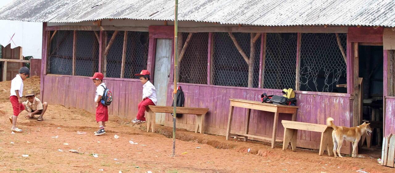 PERJUANGAN MENUJU SEKOLAH PEDALAMAN CIANJUR SELATAN (1000 GURU)