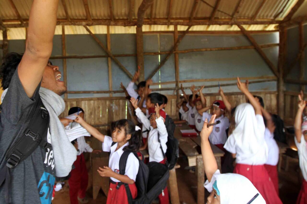 PERJUANGAN MENUJU SEKOLAH PEDALAMAN CIANJUR SELATAN (1000 GURU)
