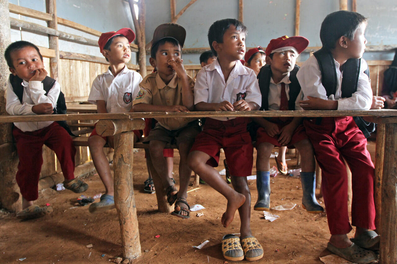 PERJUANGAN MENUJU SEKOLAH PEDALAMAN CIANJUR SELATAN (1000 GURU)