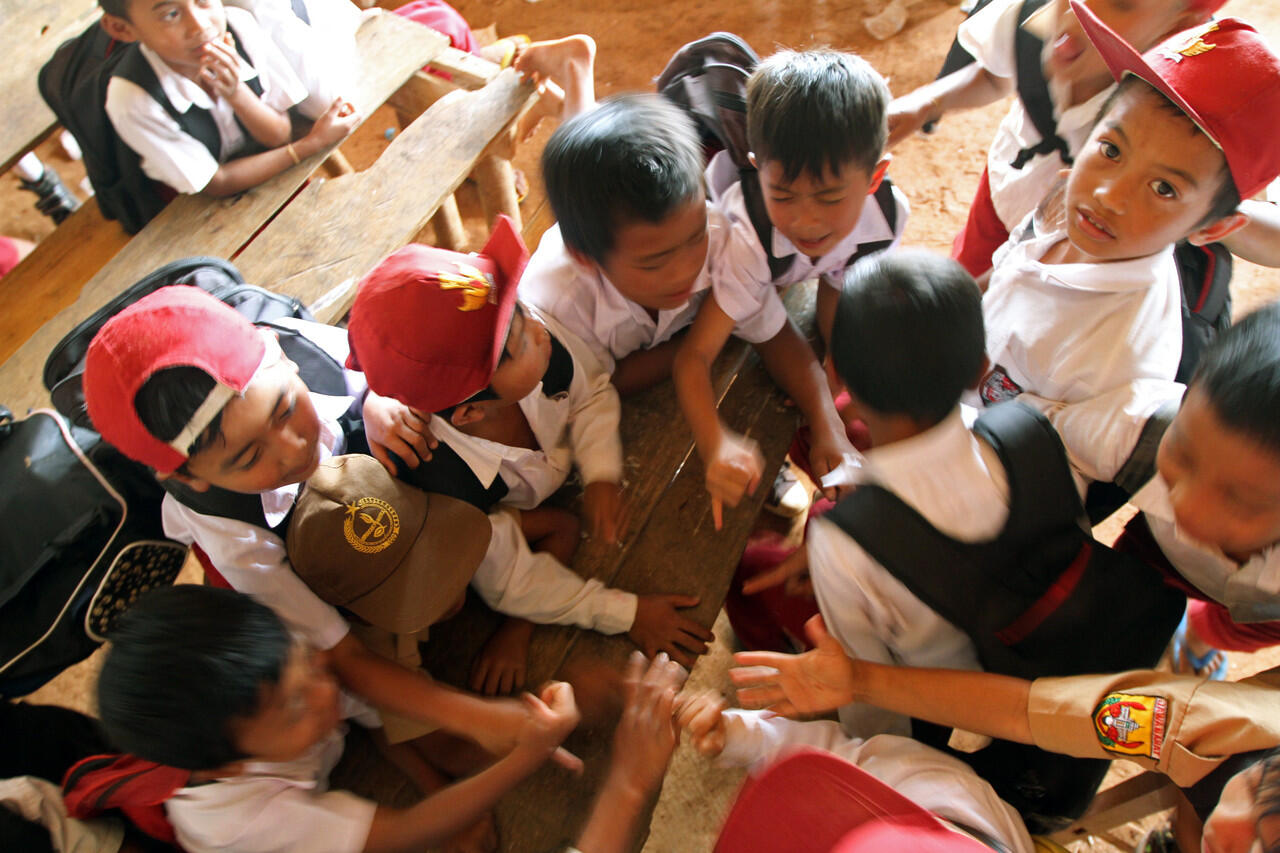PERJUANGAN MENUJU SEKOLAH PEDALAMAN CIANJUR SELATAN (1000 GURU)