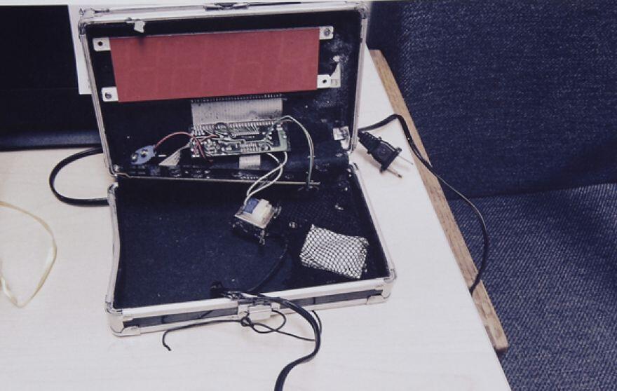 &#91;Fakta Di Balik&#93; AHMED MOHAMED AND THE ‘ISLAMOPHOBIA’ CLOCK