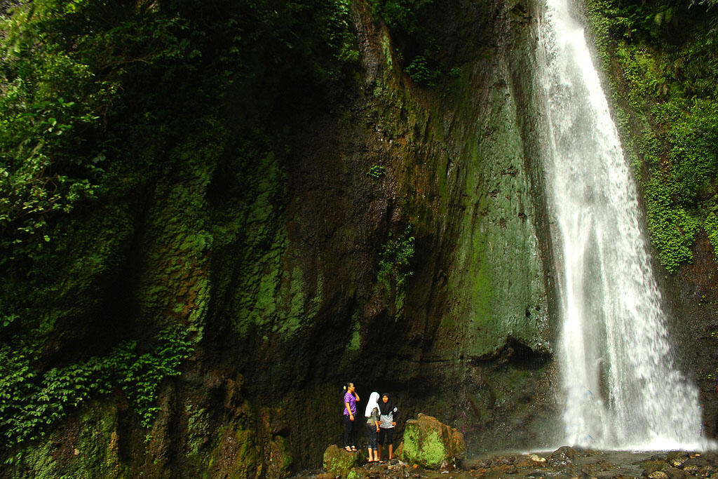 15 Curug (air terjun) Di Bogor dan sekitarnya