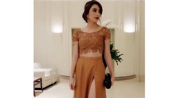 Hot Foto : Tyas Mirasih Pamer Paha Mulusnya