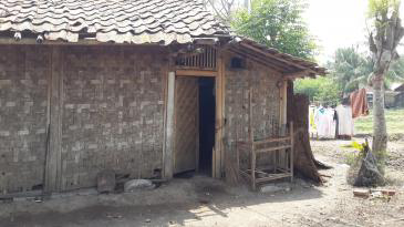 Foto RI Satu Terharu, Gubuk Reyotnya Diganti Baru...