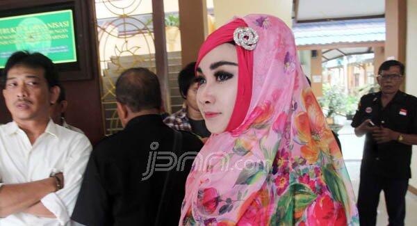 perselingkuhan ini membuktikan kalo wanita emang membingungkan