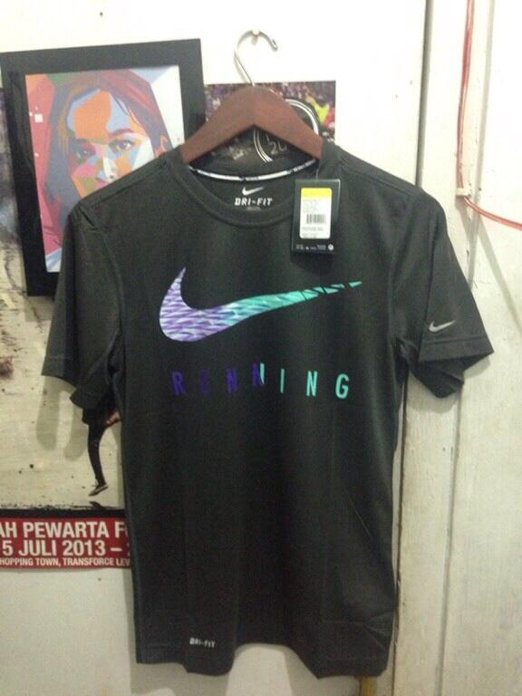 Running tees nike! kaos kaki INTERNAZIONALE! ORIGINAL!