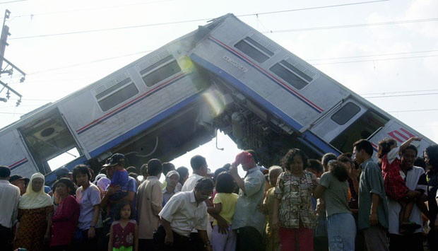 &#91;ask&#93; kecelakaan kereta ekonomi 2006