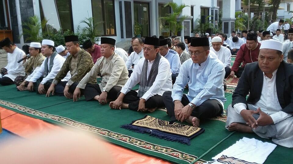 Pegawai Dinsos DKI Rayakan Idul Adha Bersama di Panti