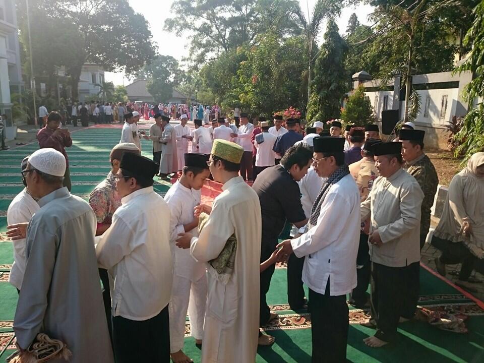 Pegawai Dinsos DKI Rayakan Idul Adha Bersama di Panti