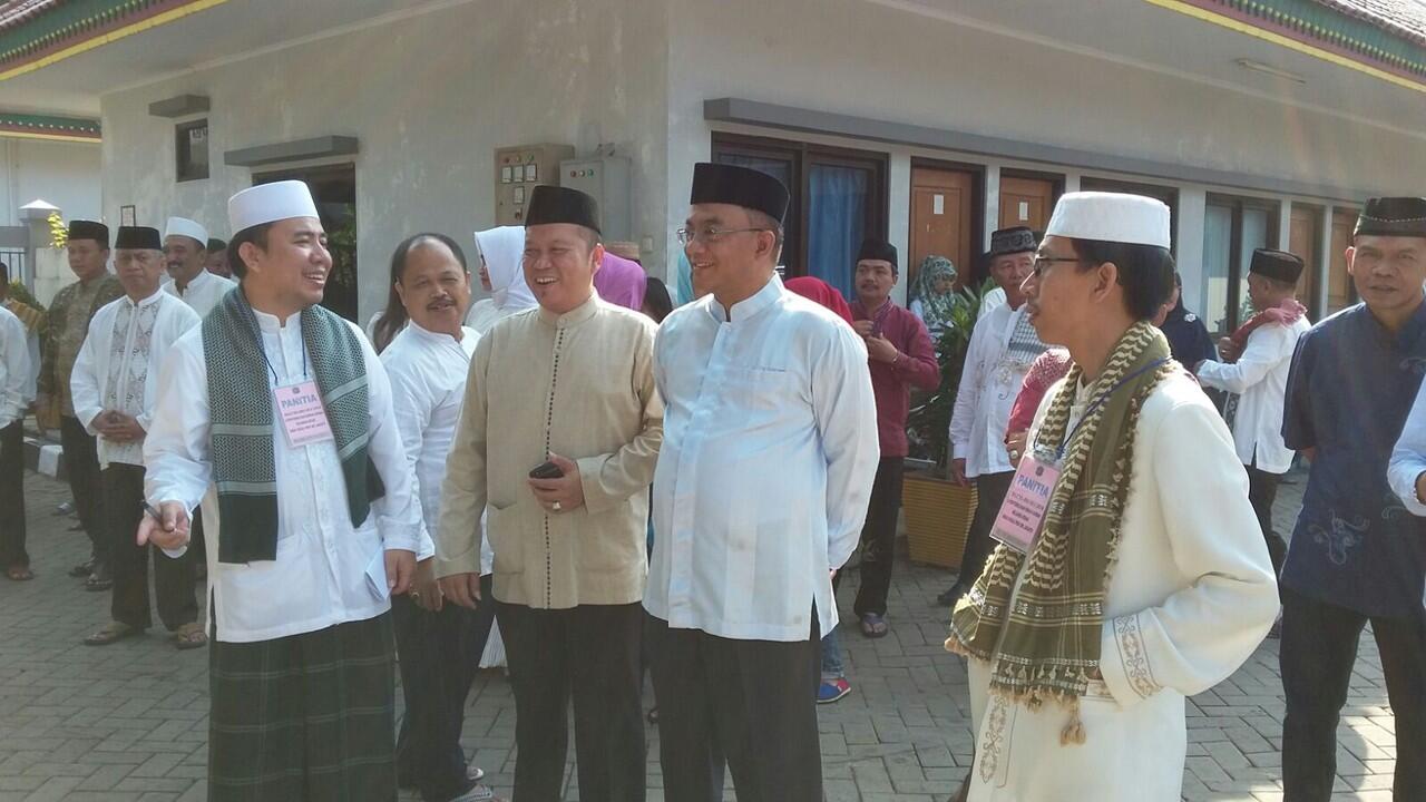 Pegawai Dinsos DKI Rayakan Idul Adha Bersama di Panti