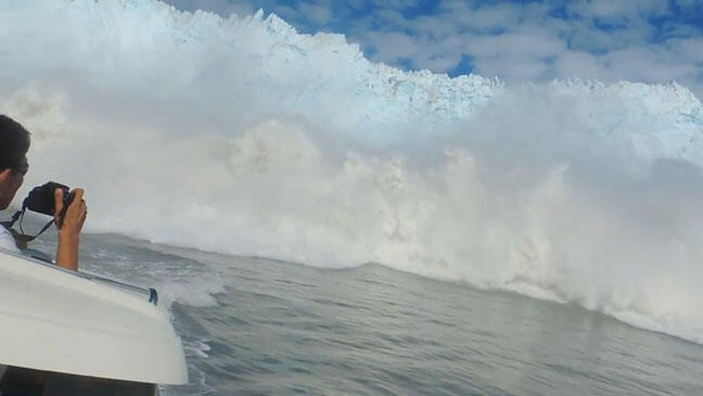 "ICEBERG" Keindahan Gunung Es & Tsunami Kecil