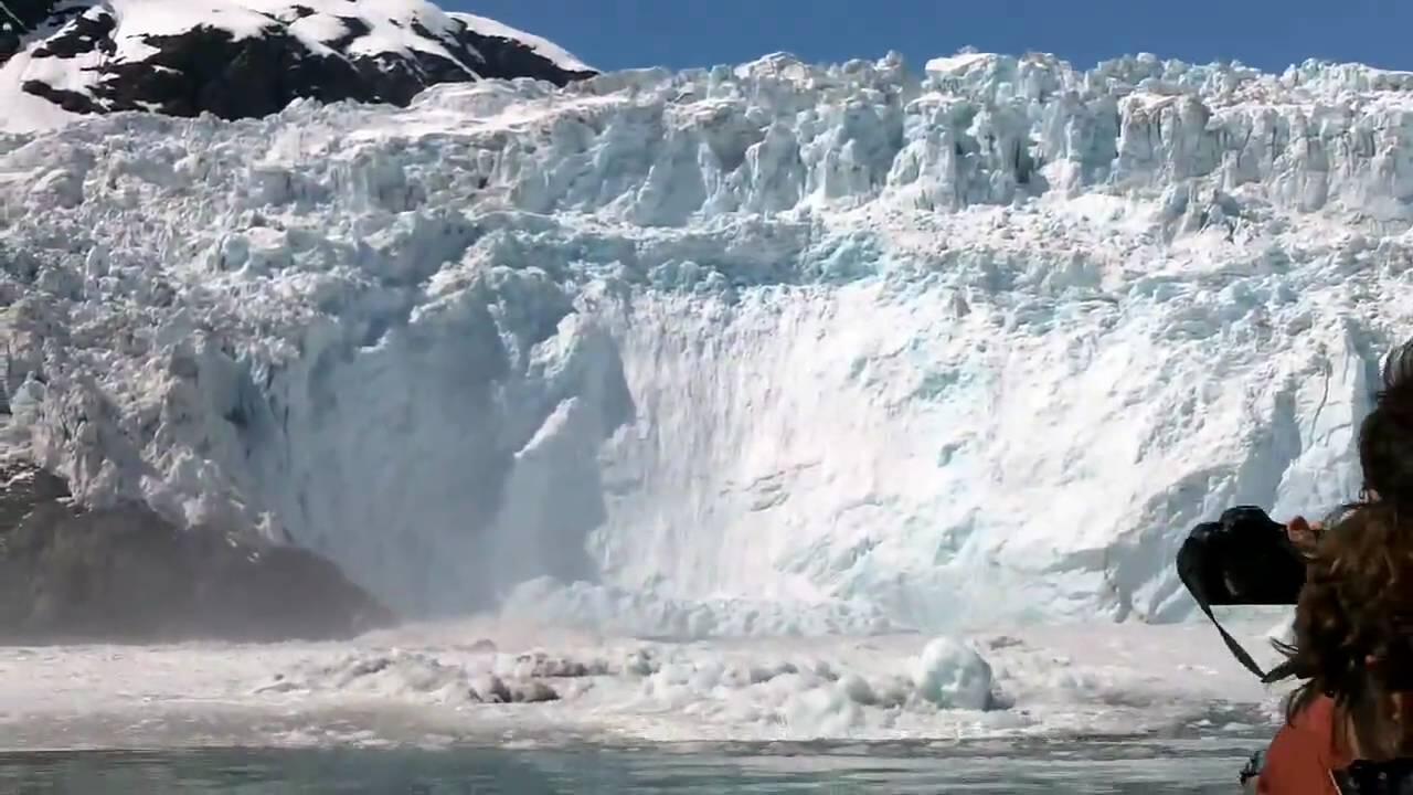 &quot;ICEBERG&quot; Keindahan Gunung Es &amp; Tsunami Kecil