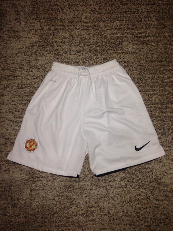 (PENSIUN FUTSAL) CELANA BOLA GRADE ORI & KAOS KAKI (SOCKS) ORIGINAL