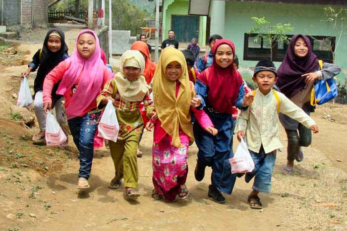 &#91;FR&#93; RKK Berbagi Hewan Qurban & Berbagi Ceria Bersama Warga Dompyong