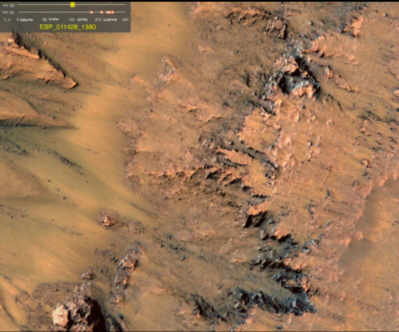 Aliran Air Garam Ditemukan Di Mars!