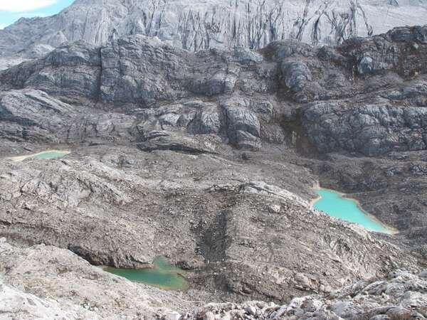 Jalur Trekking Paling Gila di Indonesia