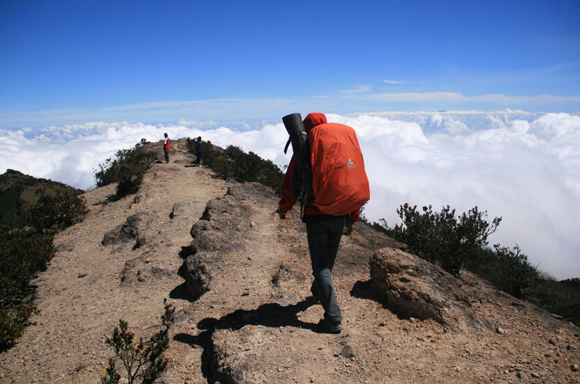 Hati Hati Jaga Barang Bawaan Anda Saat Naik Gunung (Pengalaman Pribadi)