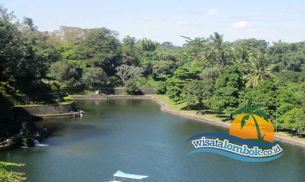 Wisata Taman Narmada Indah Lan Eksotis