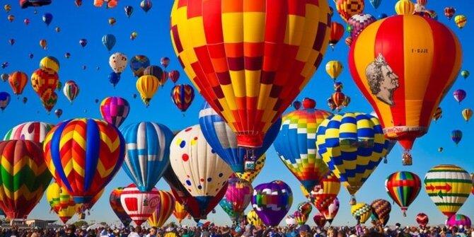 Festival Festival aneh yang dilakukan di berbagai Negara Untuk menyambut Oktober