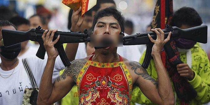 Festival Festival aneh yang dilakukan di berbagai Negara Untuk menyambut Oktober