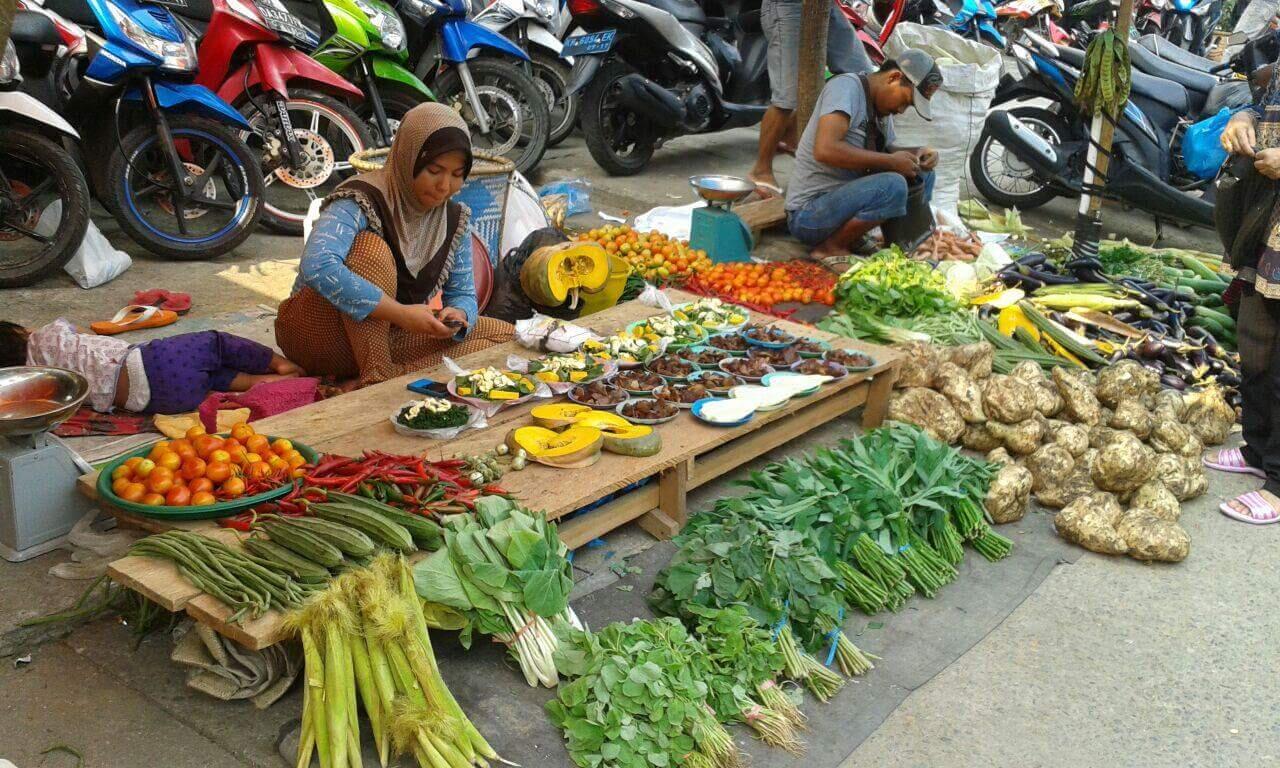 &#91;PIC&#93; Tukang Jualan Sayur Cantik, Mirip Bintang Pilem