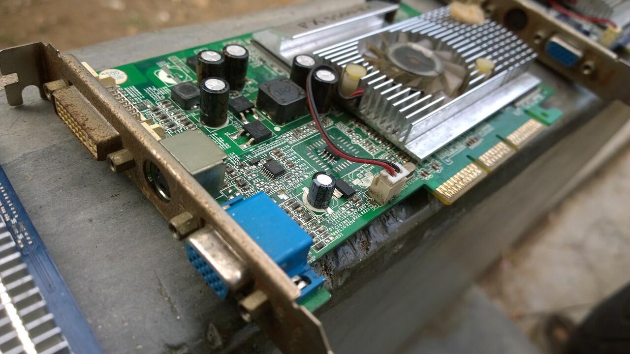 VGA AGP Axle FX 5500 8x 256MB 128Bit