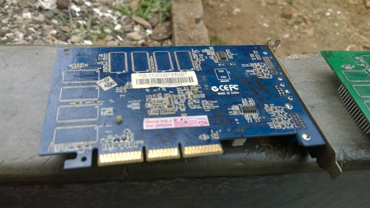VGA AGP Axle FX 5500 8x 256MB 128Bit