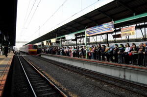 Cara Asik Naik Commuter Line &#91;Must Read and Try&#93;