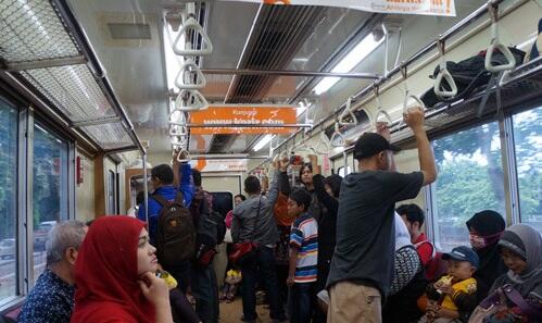 Cara Asik Naik Commuter Line &#91;Must Read and Try&#93;