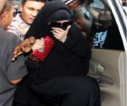 Anggita Sari Bahas Cadar Amel Alvi Oct