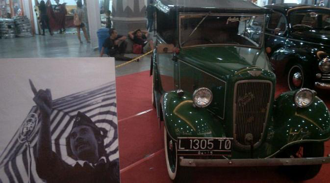 FOTO : Mobil Bung Karno dan Bung Tomo Mejeng di Kustomfest Yogya