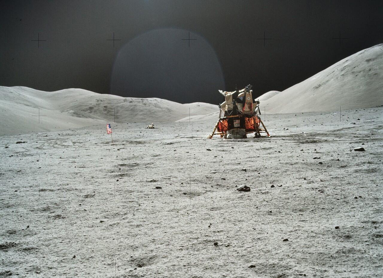 Arsip 8400 foto HD Project Apollo dirilis Nasa 