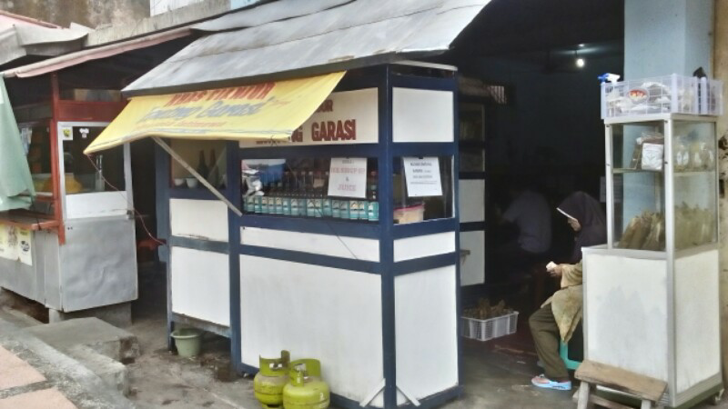 Lembut Gurihnya Lontong Garasi Cianjur