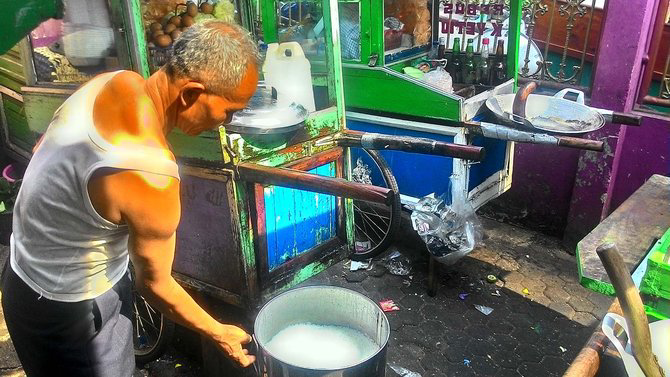 Wong Tegal Tukang Nasi Goreng Naik Haji