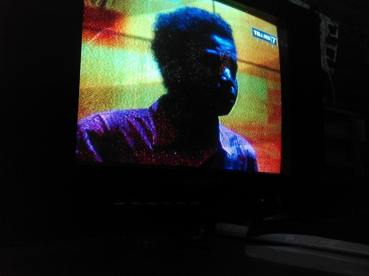 pengemen ini dah muncul di hitam putih