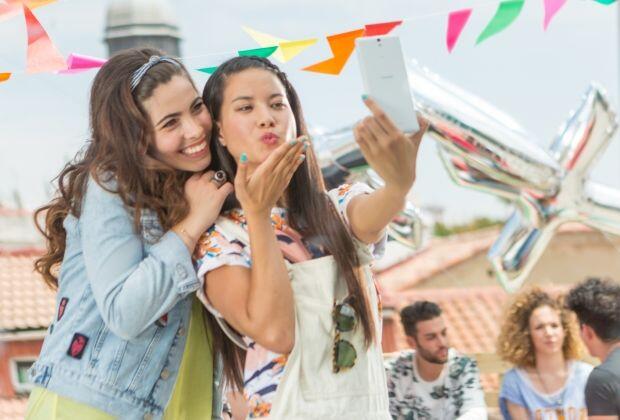 SONY XPERIA™ C5 Ultra: Smartphone Selfie Dengan Kamera Depan dan Belakang 13 MP