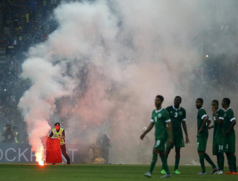 Fans Brutal, FIFA Jatuhkan Sanksi untuk Malaysia