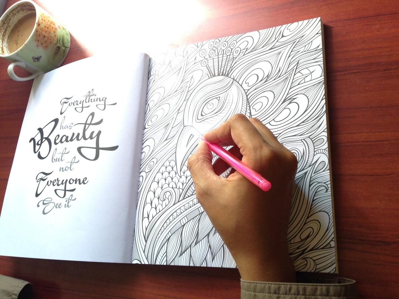 Menemukan Dunia yang Hilang dengan Mewarnai