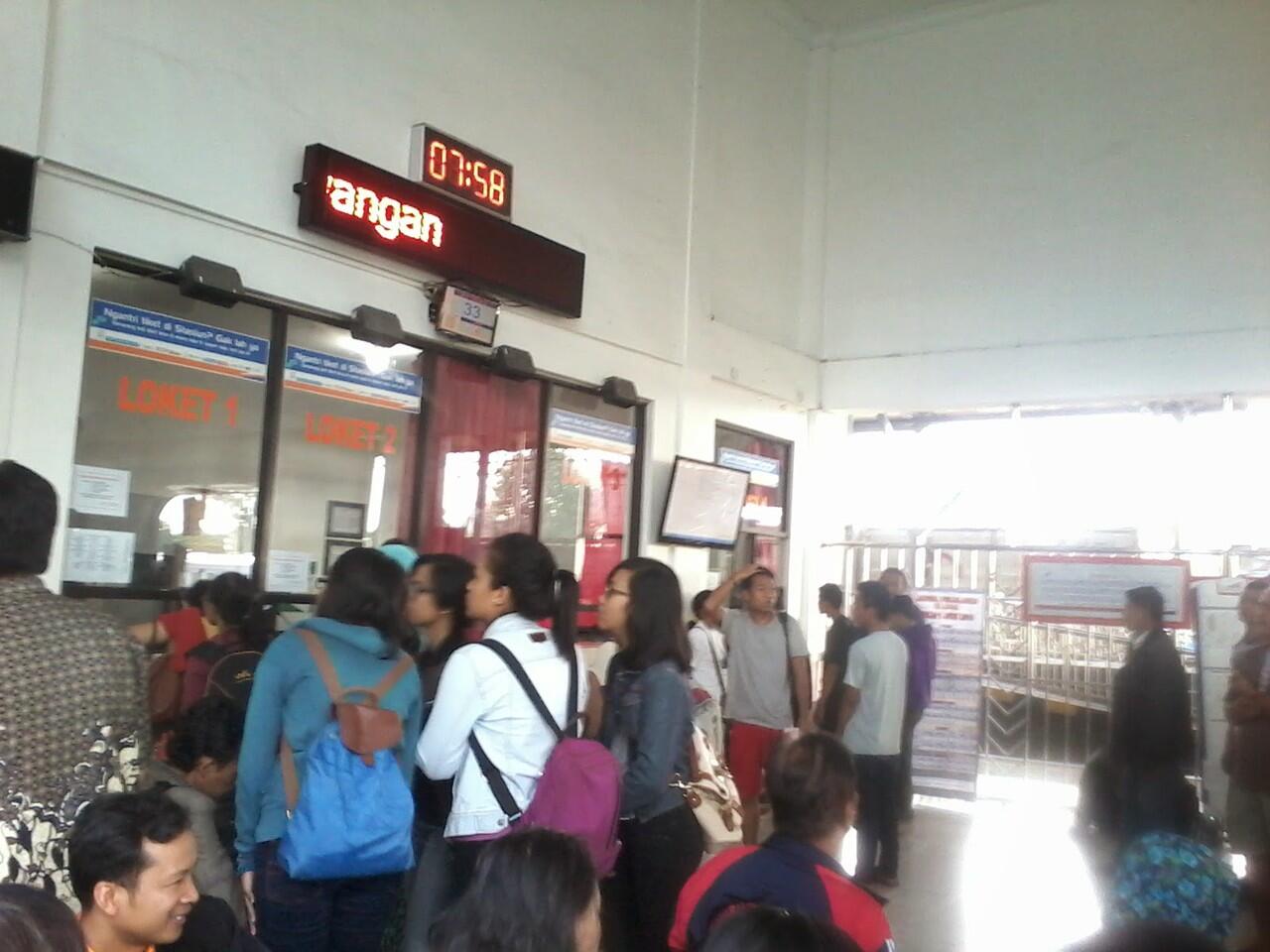 Buat Agan yang Mau Naik Prameks