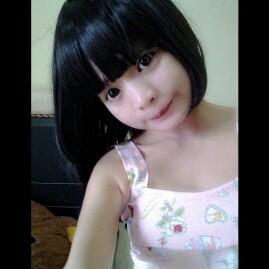 < CANTIK > Ayo tebak berapa usia cewek ini .. ??