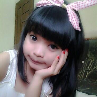 < CANTIK > Ayo tebak berapa usia cewek ini .. ??