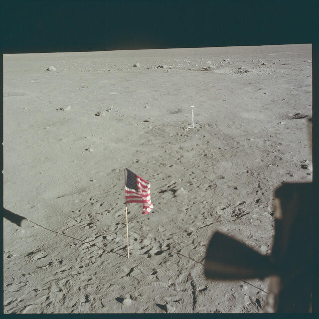 NASA Merilis 8400 Foto Misi Perjalanan Apollo 