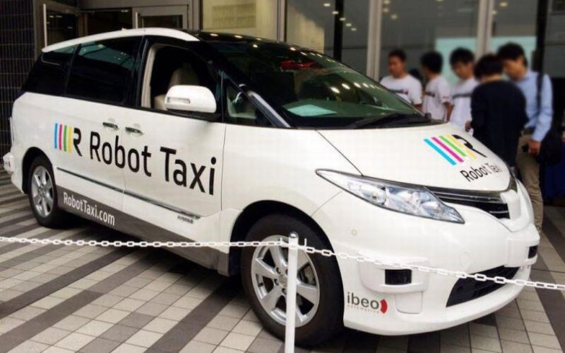 Mobil Taksi Tak Berawak Bakal Beroperasi Tahun Depan