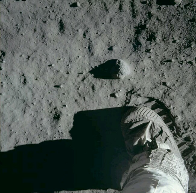 nasa upload ribuan foto yang di ambil dalam misi apollo