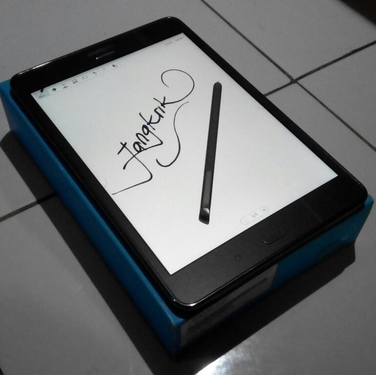 tab dengan stylus