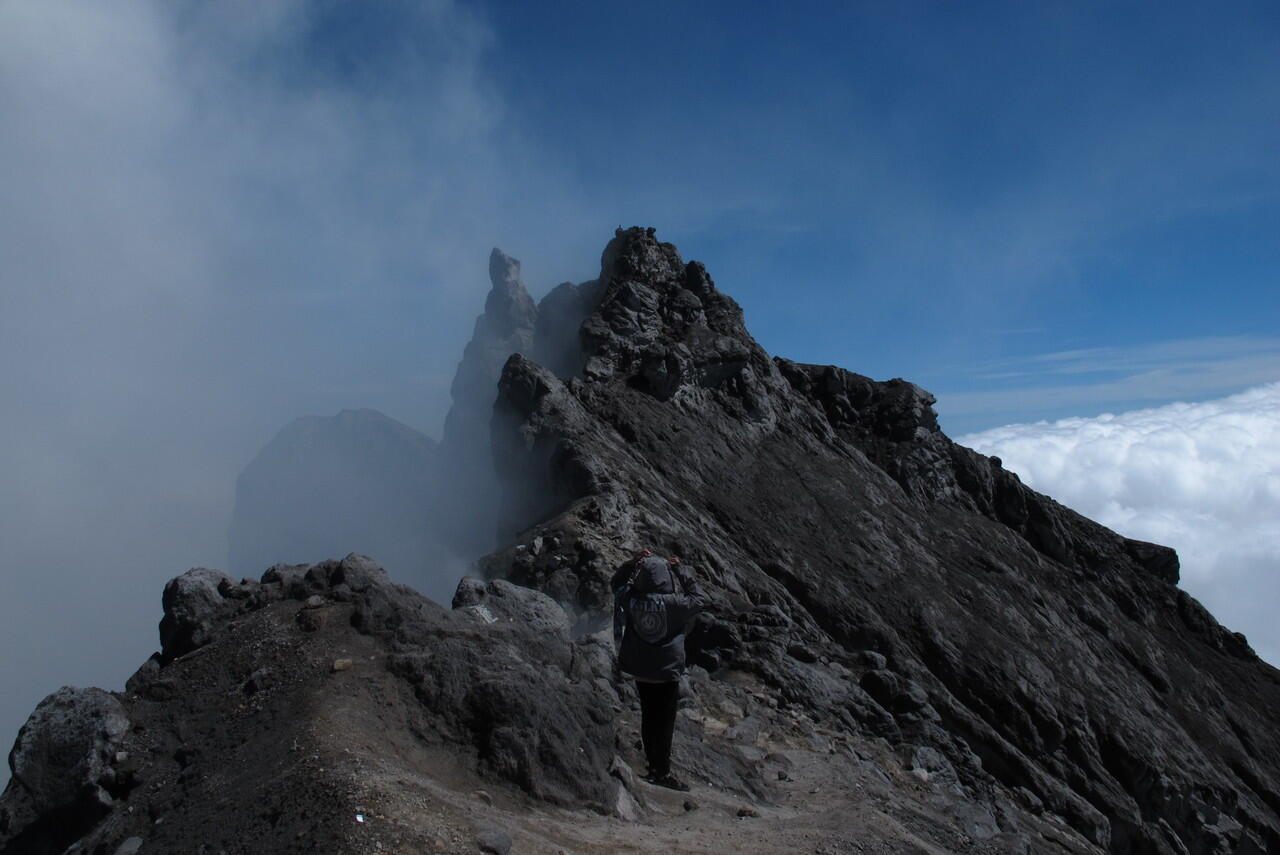 SHARE FOTO GUNUNG ADUHAI
