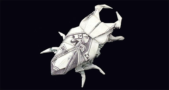 Wow keren gan !!!Seniman Jepang ini membuat Origami dengan uang kertas